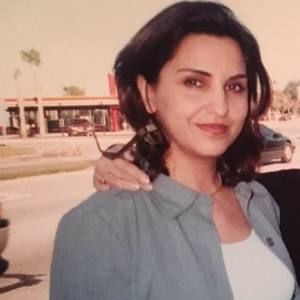 Meet your Posher, Roya